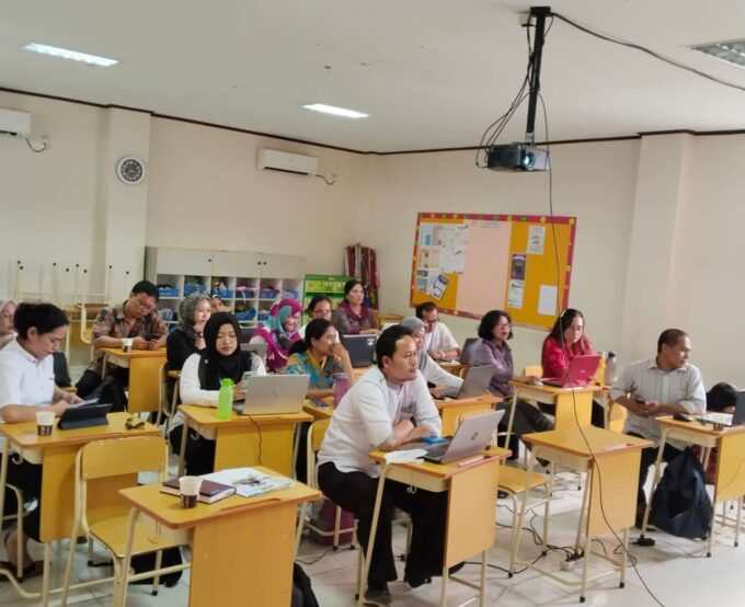 PELATIHAN PENGGUNAAN PORTAL SEKOLAH (PLATFORM DIGITAL) 