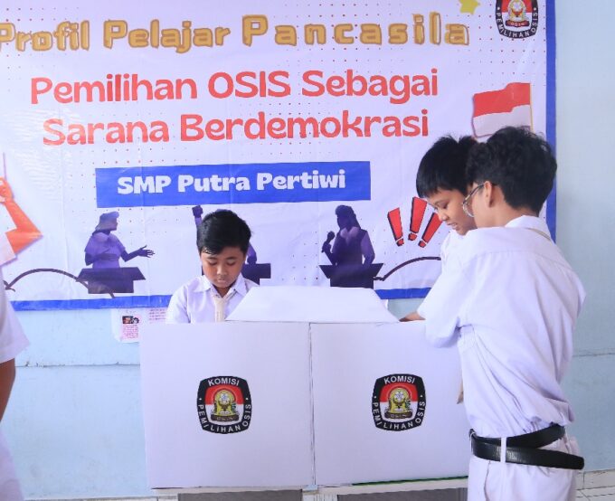 PEMILIHAN KETUA OSIS SEBAGAI SARANA BERDEMOKRASI SISWA