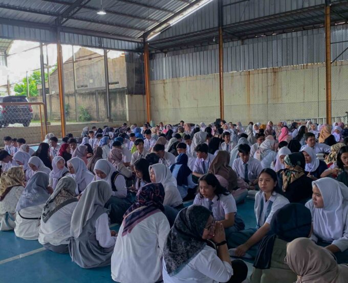 Kebersamaan dalam Doa: Siswa Kelas 12 SMK Putra Pertiwi Siap Hadapi Ujian