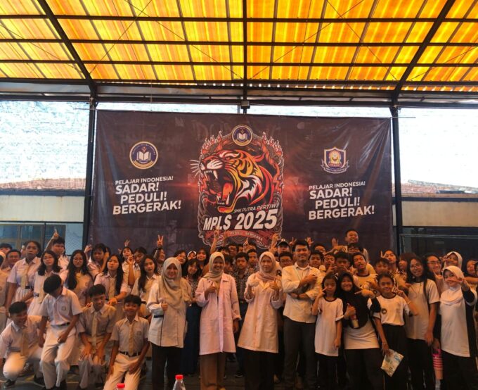 “Sains Itu Seru: Menyalakan Rasa Ingin Tahu Melalui Eksperimen Menakjubkan”