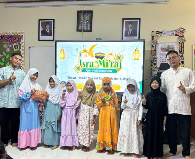 Menjemput Cahaya Langit: Catatan Kemeriahan Peringatan Isra Mi’raj di SD Putra Pertiwi