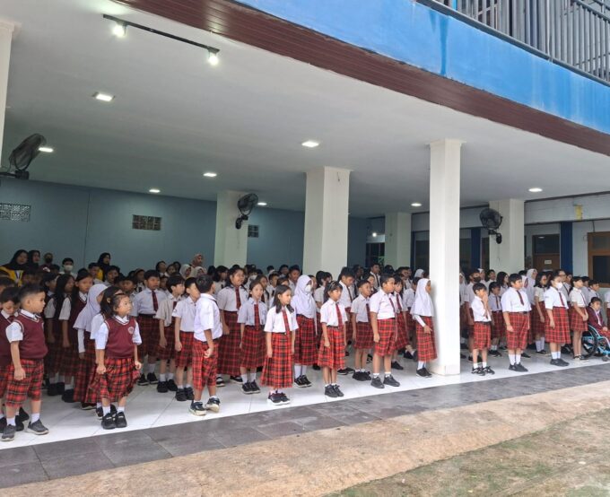 Monday Spirit: Nurturing the ‘SUKSES’ Mindset at SD Putra Pertiwi