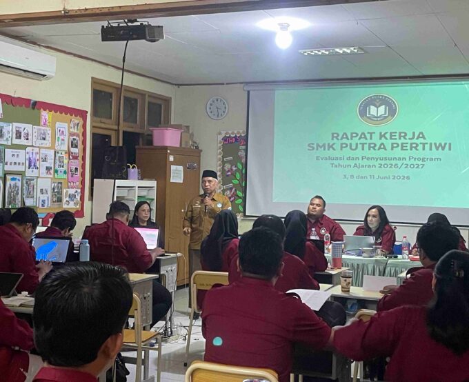 Perkuat Komitmen dan Kolaborasi, SMK Putra Pertiwi Gelar Rapat Kerja Tahunan